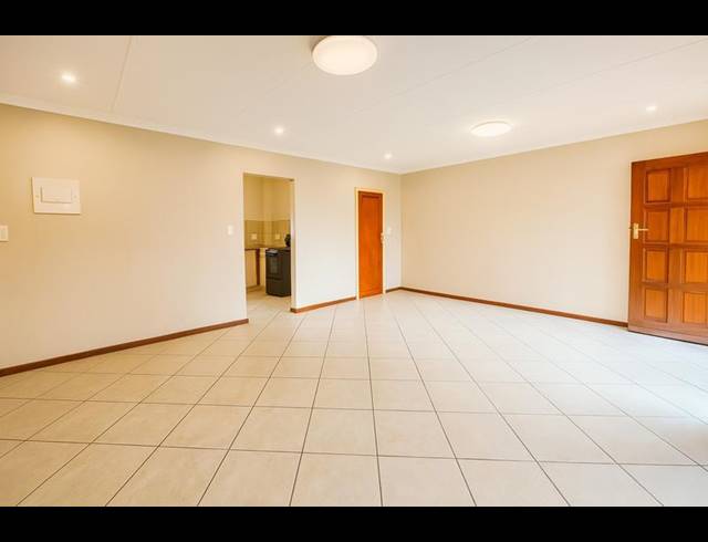 2 BEDROOM TOWNHOUSE FOR SALE IN PIERRE VAN RYNEVELD